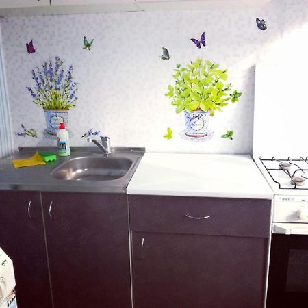 Standard Apartment On Umanskaya Kiev Buitenkant foto
